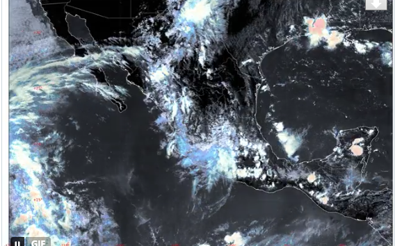 Imagen satelital GOES-19 que muestra el desarrollo de nubosidad convectiva sobre el centro de México previo al pronóstico de lluvias fuertes a muy fuertes para Puebla y el Valle de Atlixco-Matamoros durante la tarde y noche del 1 de julio de 2026.