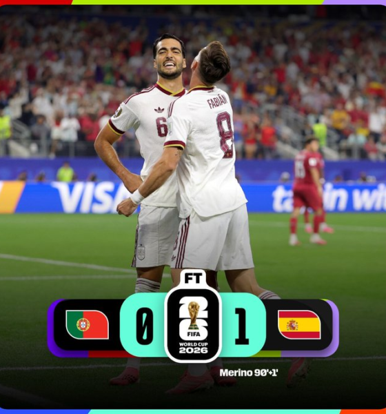 Jugadores de la Selección de España celebran el gol de Mikel Merino que dio la victoria 1-0 sobre Portugal en los octavos de final de la Copa Mundial de la FIFA 2026 y aseguró el pase a los cuartos de final.