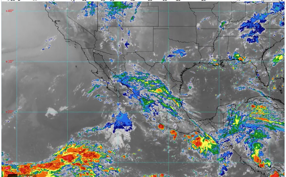 Imagen satelital GOES-19 del 6 de julio de 2026 que muestra nubosidad y sistemas de lluvia sobre el centro y sur de México, con pronóstico de precipitaciones y actividad eléctrica en Atlixco, Angelópolis, Valles Centrales, Sierra Norte y Sierra Nororiental.