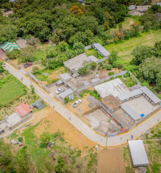 Autoridades municipales inauguran la pavimentación con concreto hidráulico de la calle César en el barrio de Xanxinco, Tochimilco.Inauguran pavimentación de la calle César en Tochimilco