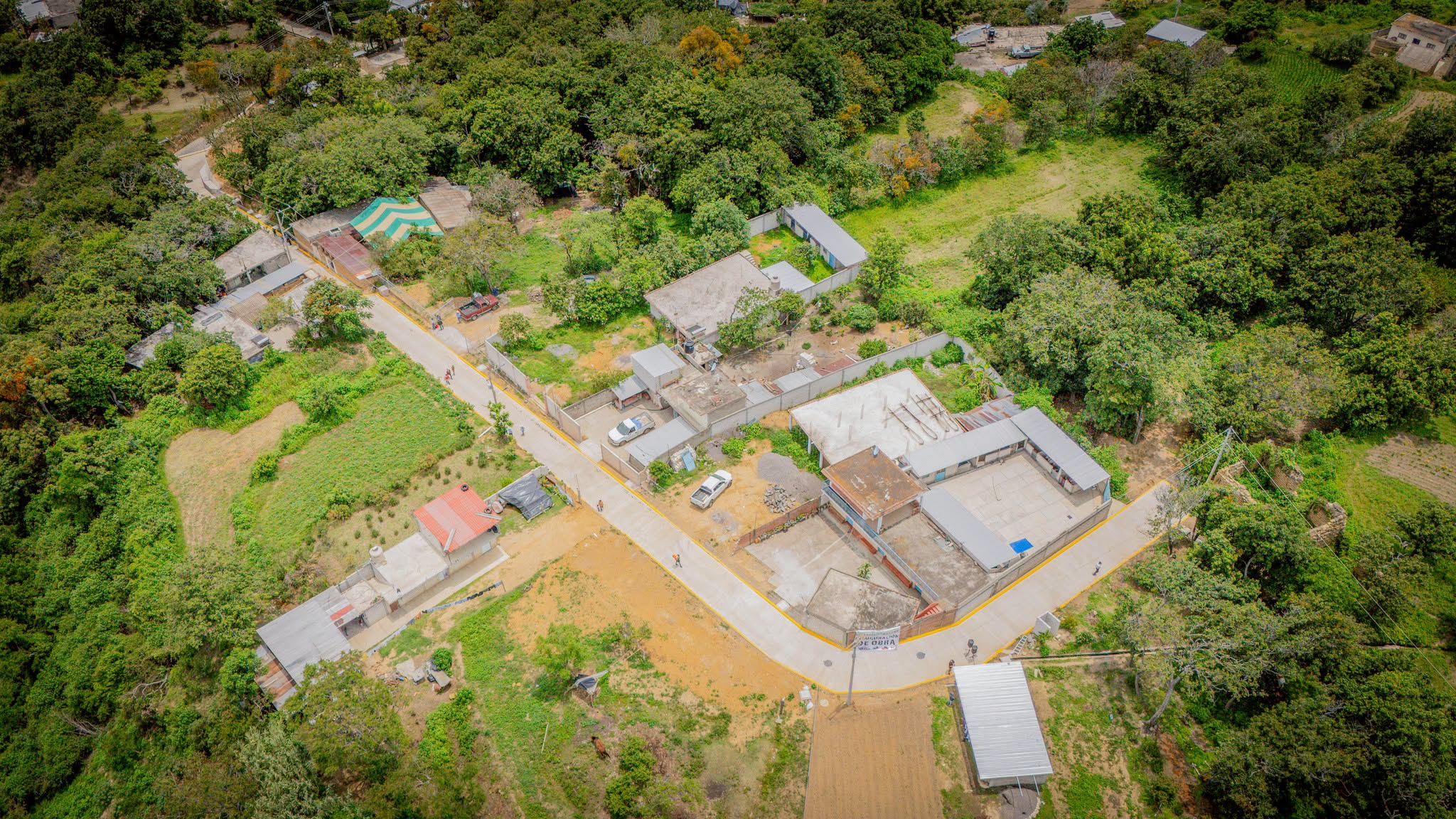 Autoridades municipales inauguran la pavimentación con concreto hidráulico de la calle César en el barrio de Xanxinco, Tochimilco.Inauguran pavimentación de la calle César en Tochimilco