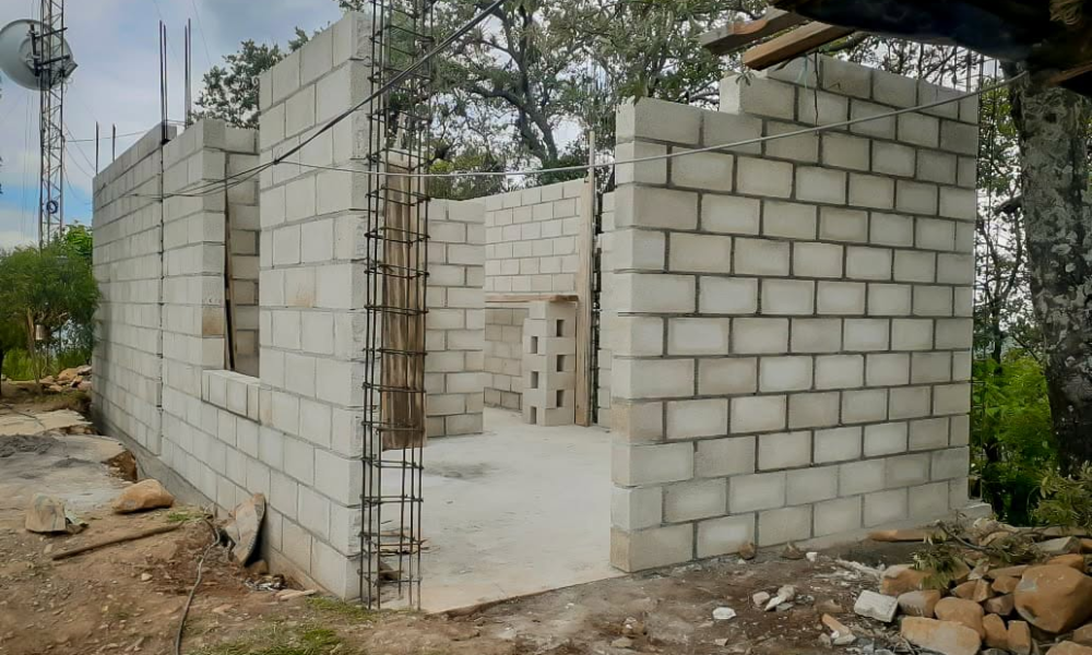 Avanza la construcción del módulo de control y cabina de Radio Alpanocan 94.3 FM en San Antonio Alpanocan.
