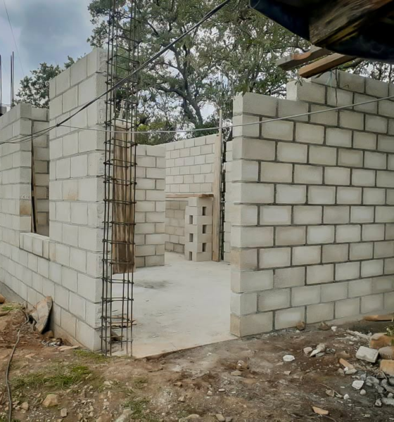 Avanza la construcción del módulo de control y cabina de Radio Alpanocan 94.3 FM en San Antonio Alpanocan.