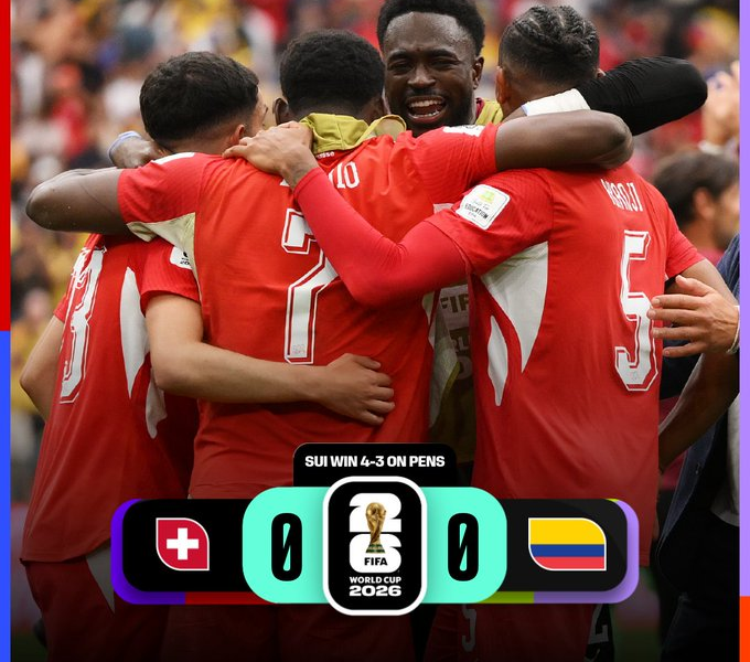 Jugadores de la Selección de Suiza celebran su clasificación a los cuartos de final de la Copa Mundial de la FIFA 2026 tras vencer a Colombia en la tanda de penales.