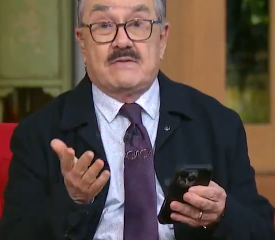 Pedro Sola durante una emisión televisiva en la que ofreció una disculpa pública tras la polémica generada por sus declaraciones sobre los perros en establecimientos pet friendly.