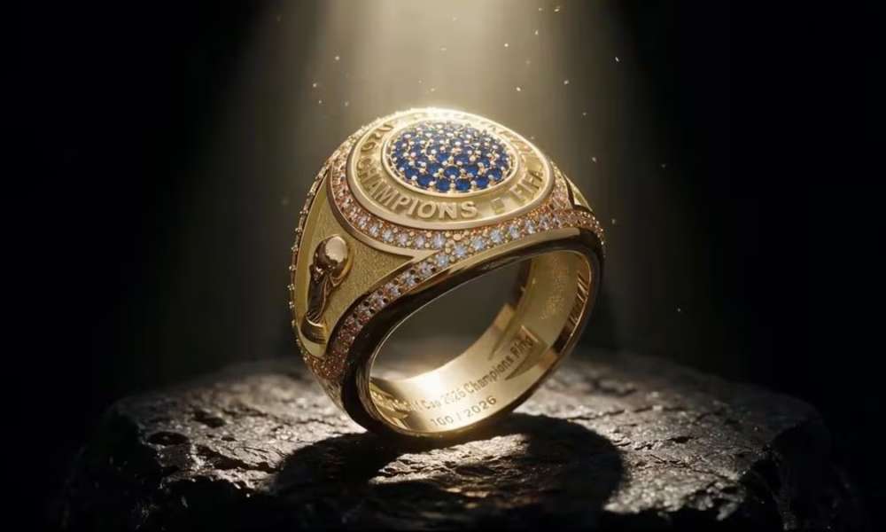 Anillo dorado con piedras preciosas que representa el nuevo reconocimiento para los campeones del Mundial 2026.