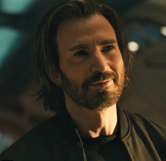 Steve Rogers, interpretado por Chris Evans, durante una escena relacionada con su regreso en Avengers: Doomsday.