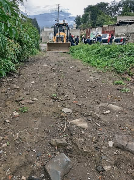Trabajos de rehabilitación del camino saca cosechas La Barranquilla en San Martín Zacatempa, Tochimilco.