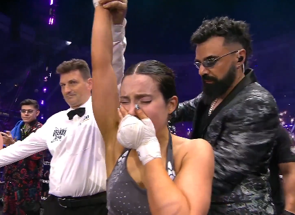 RoRo celebra emocionada su victoria en La Velada del Año VI.