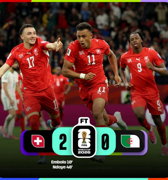 Jugadores de la Selección de Suiza celebran durante la victoria 2-0 sobre Argelia en la Ronda de 32 de la Copa Mundial de la FIFA 2026, resultado que clasificó al conjunto suizo a los octavos de final.