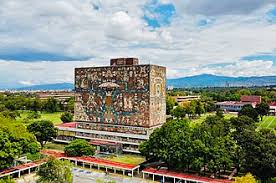 Biblioteca Central de la UNAM durante la polémica por el examen de admisión en línea.